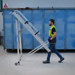 Trappstege med räcke